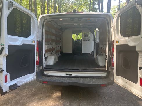 Used 2015 Ford Transit 250 130 Low Roof w/ Exterior Upgrade Package image 5