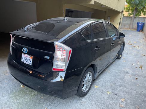 Used 2010 Toyota Prius Five image 2