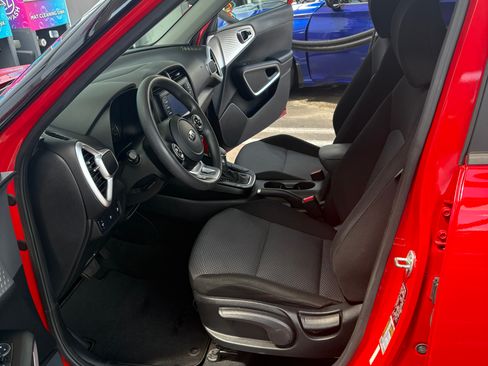 Used 2021 Kia Soul LX FWD image 9