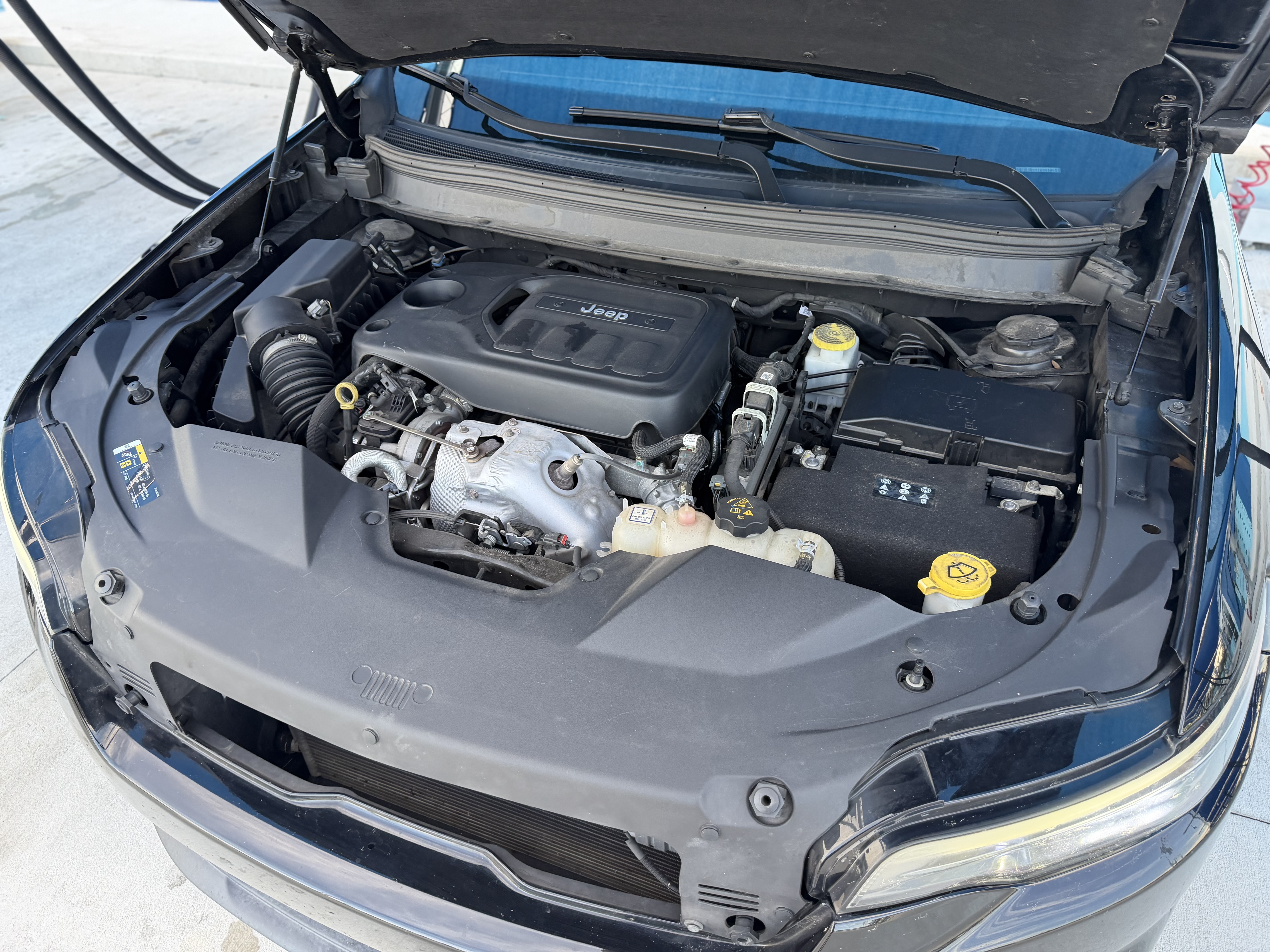Used 2019 Jeep Cherokee Latitude Plus w/ Comfort/Convenience Group FWD image 5