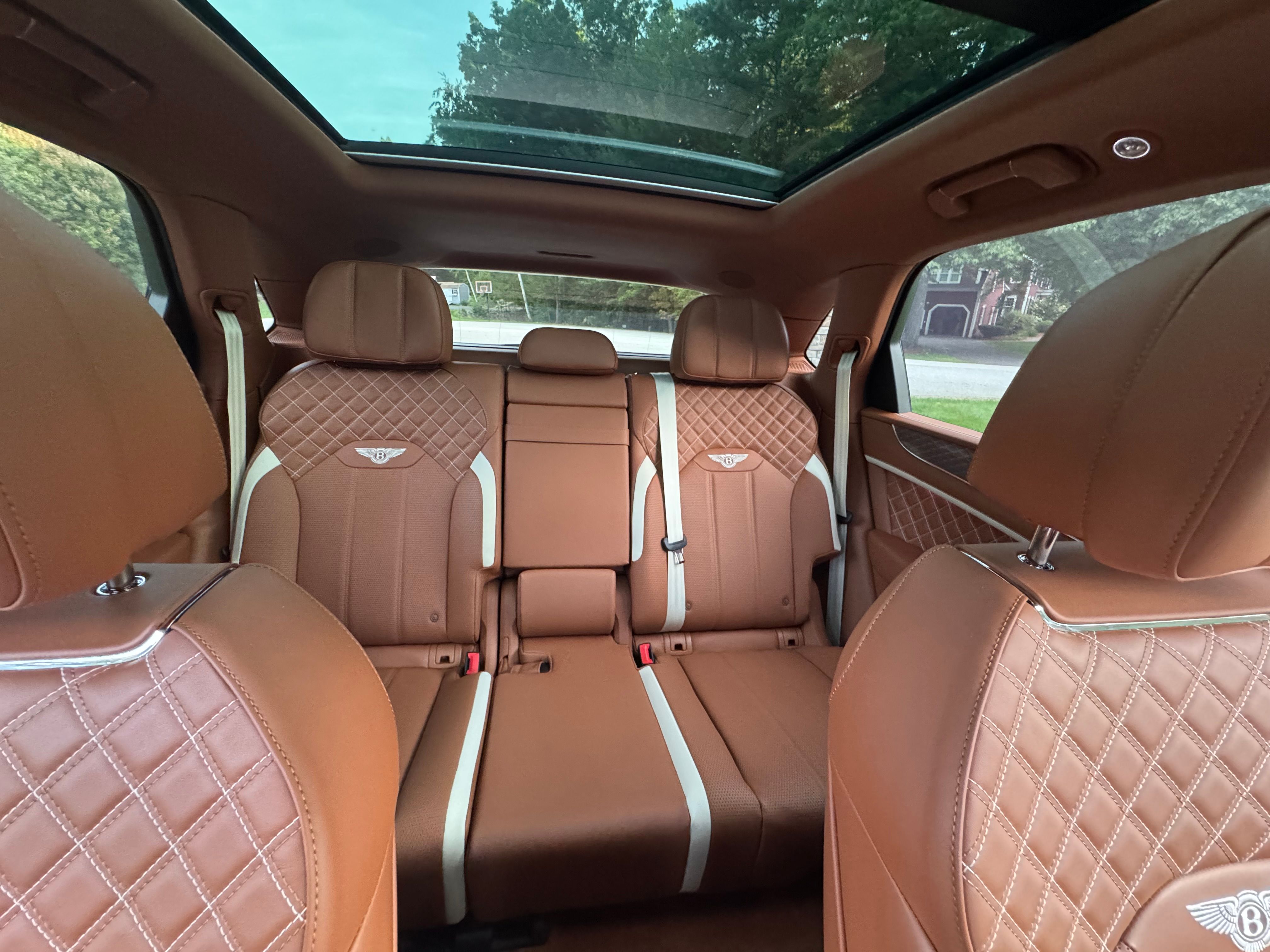 Used 2022 Bentley Bentayga Speed AWD/4WD image 19