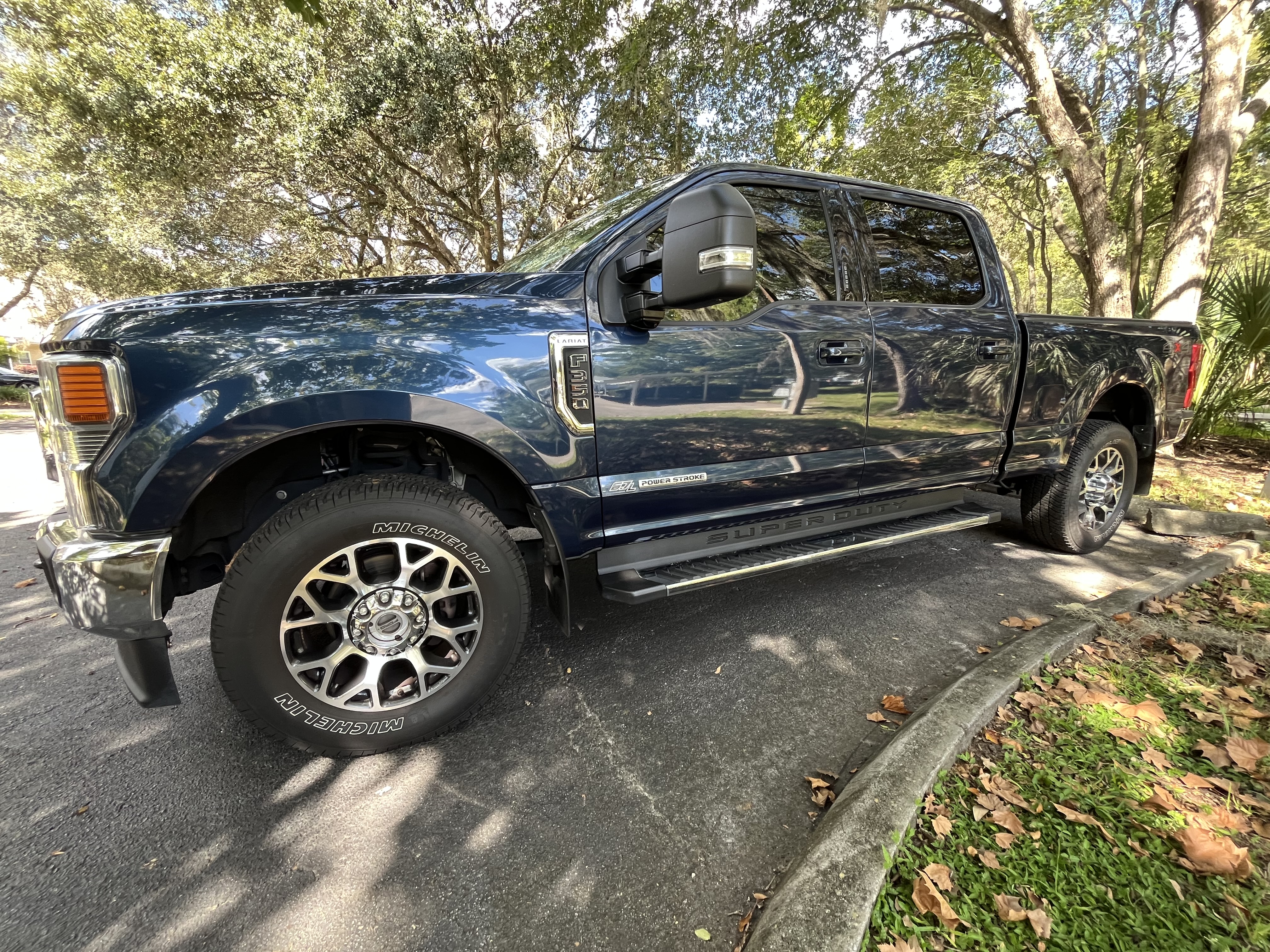 Used 2020 Ford F350 Lariat w/ Lariat Value Package AWD/4WD image 5