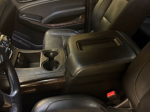 Used 2019 Chevrolet Tahoe LT image 16