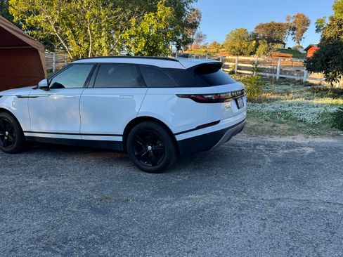 Used 2018 Land Rover Range Rover Velar S image 12