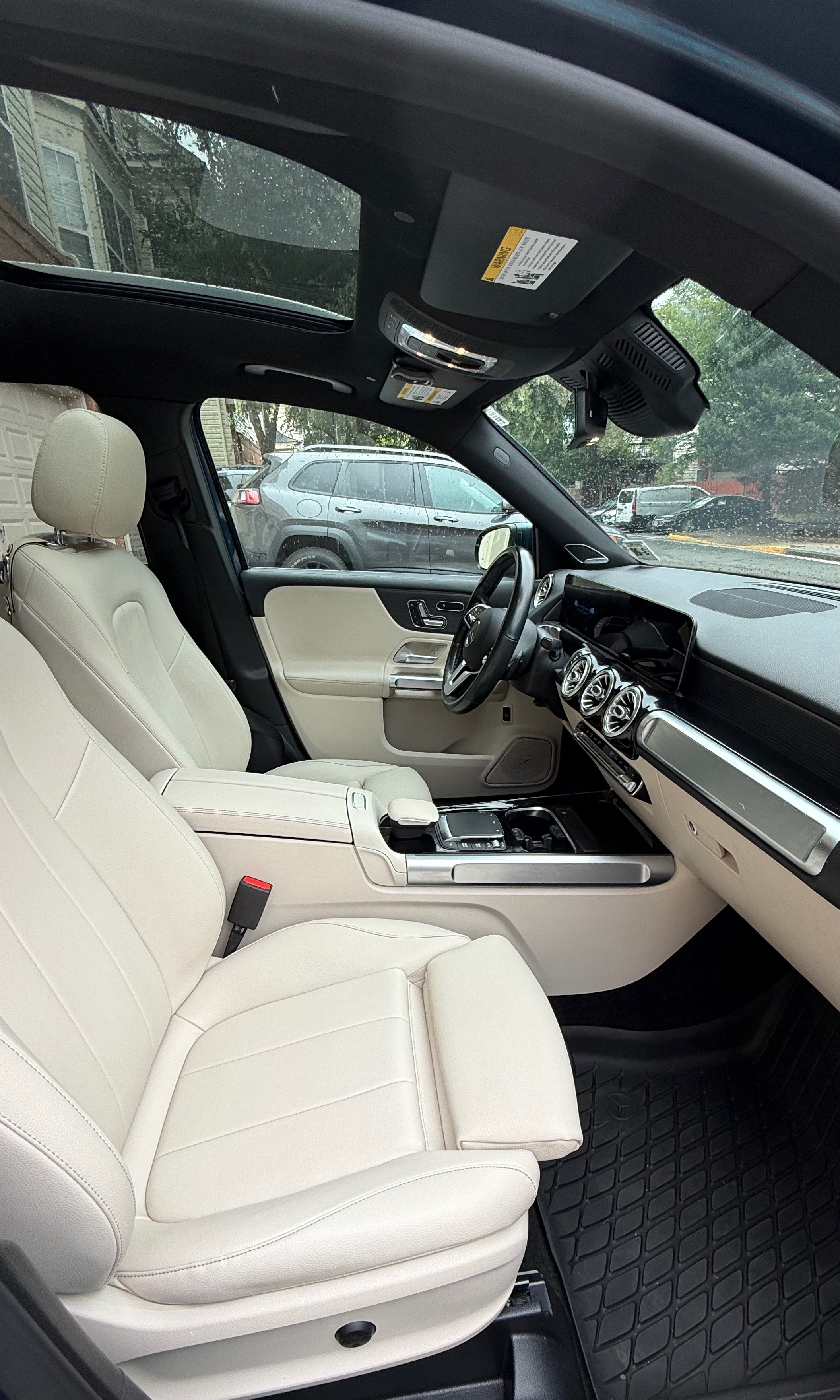 Used 2021 Mercedes-Benz GLB 250 4MATIC image 17