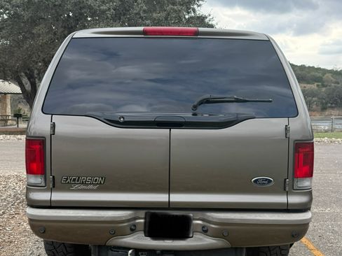 Used 2005 Ford Excursion Limited image 6