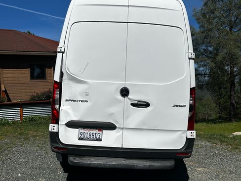 Used 2020 Mercedes-Benz Sprinter 2500 image 17