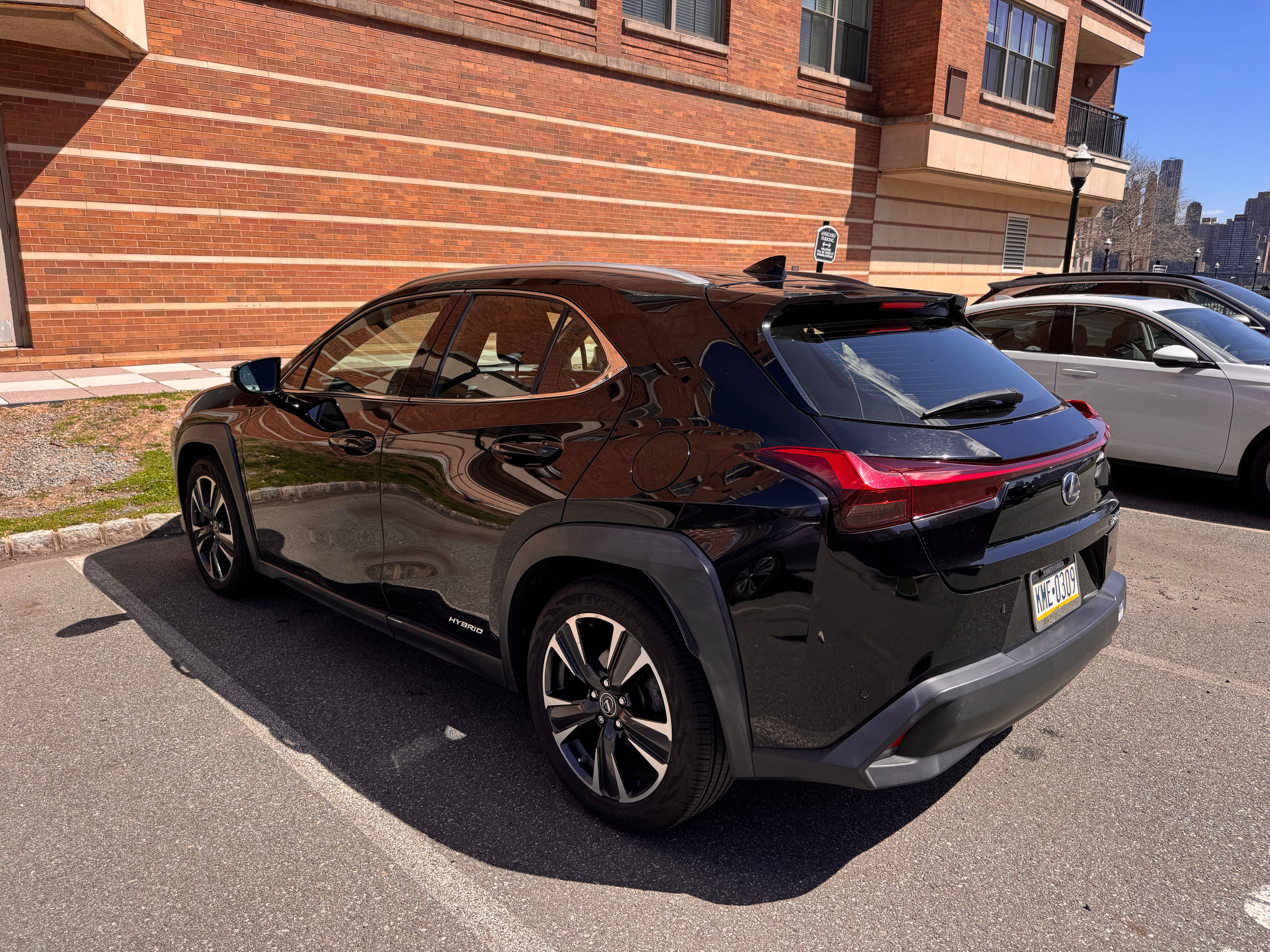 Used 2020 Lexus UX 250h w/ Premium Package AWD/4WD image 4