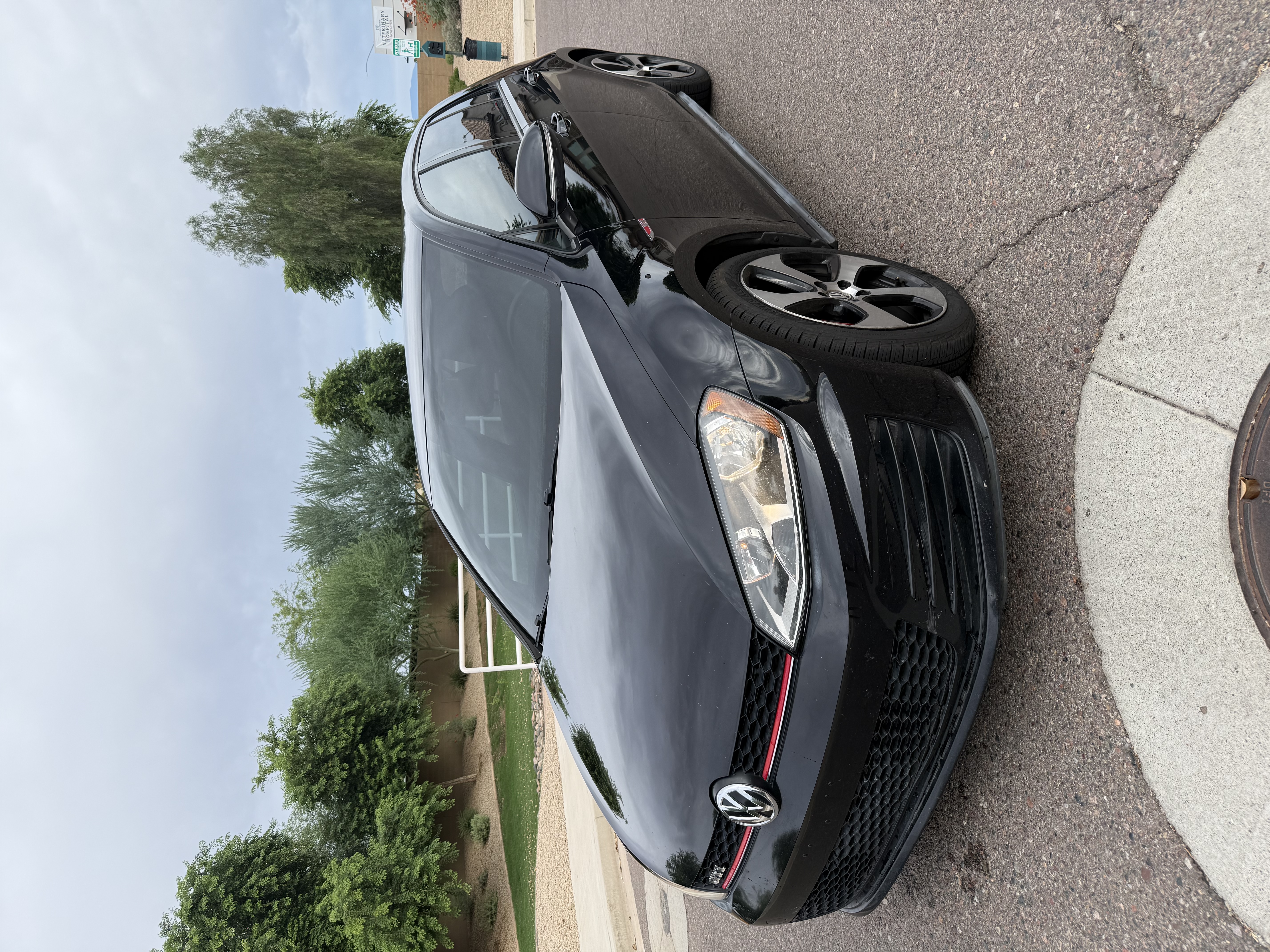 Used 2016 Volkswagen GTI S FWD image 1