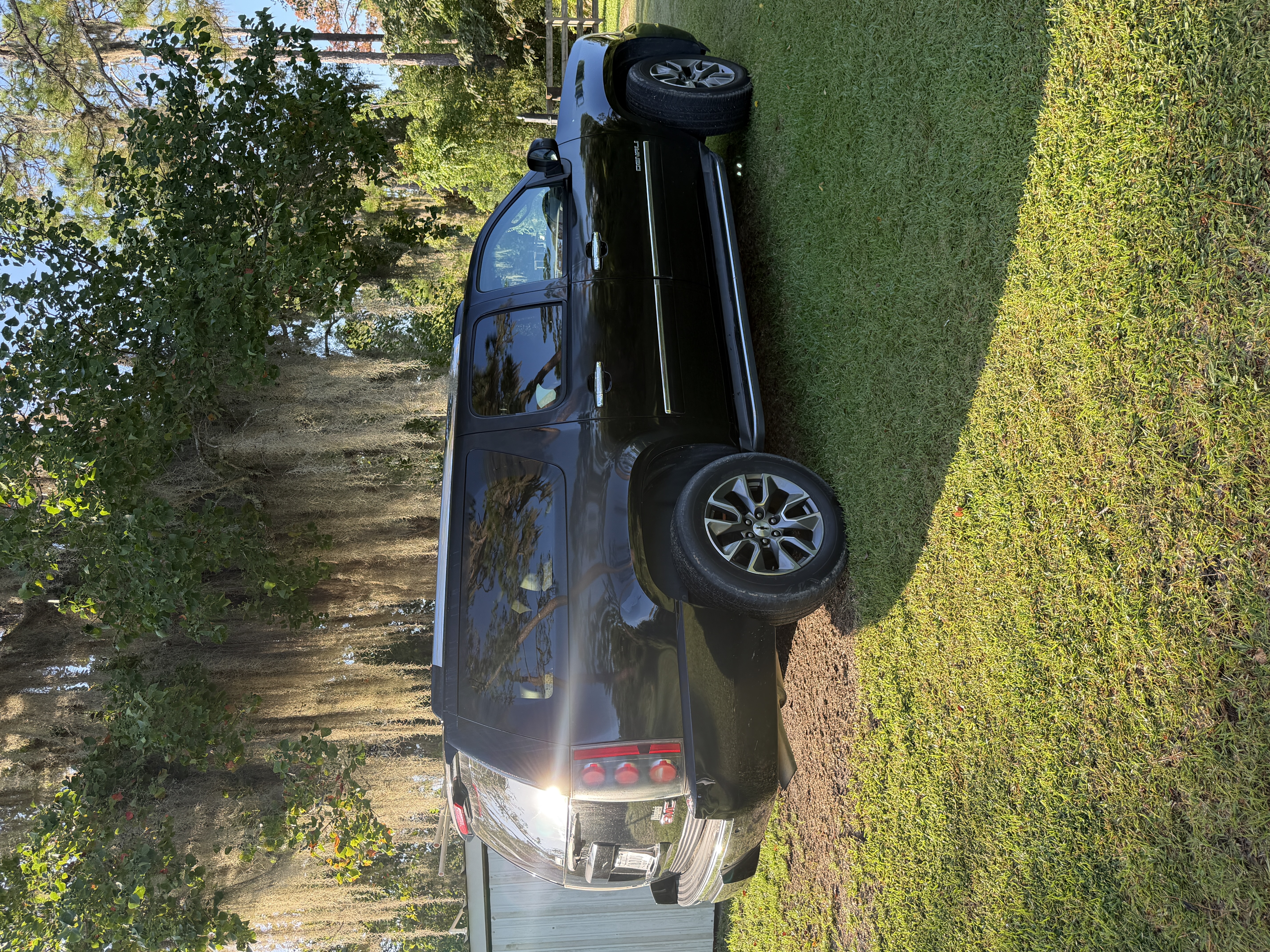 Used 2011 GMC Yukon XL Denali AWD/4WD image 8