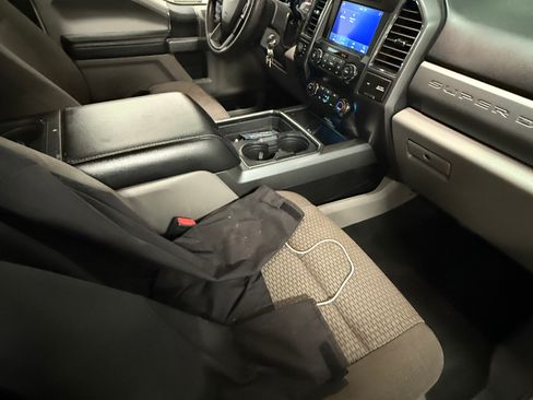 Used 2021 Ford F250 XLT w/ FX4 Off-Road Package image 9