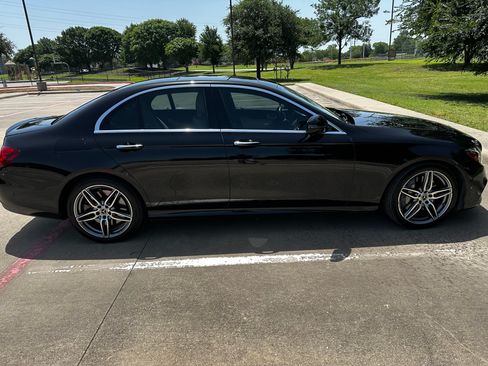 Used 2019 Mercedes-Benz E 450 4MATIC Sedan image 4