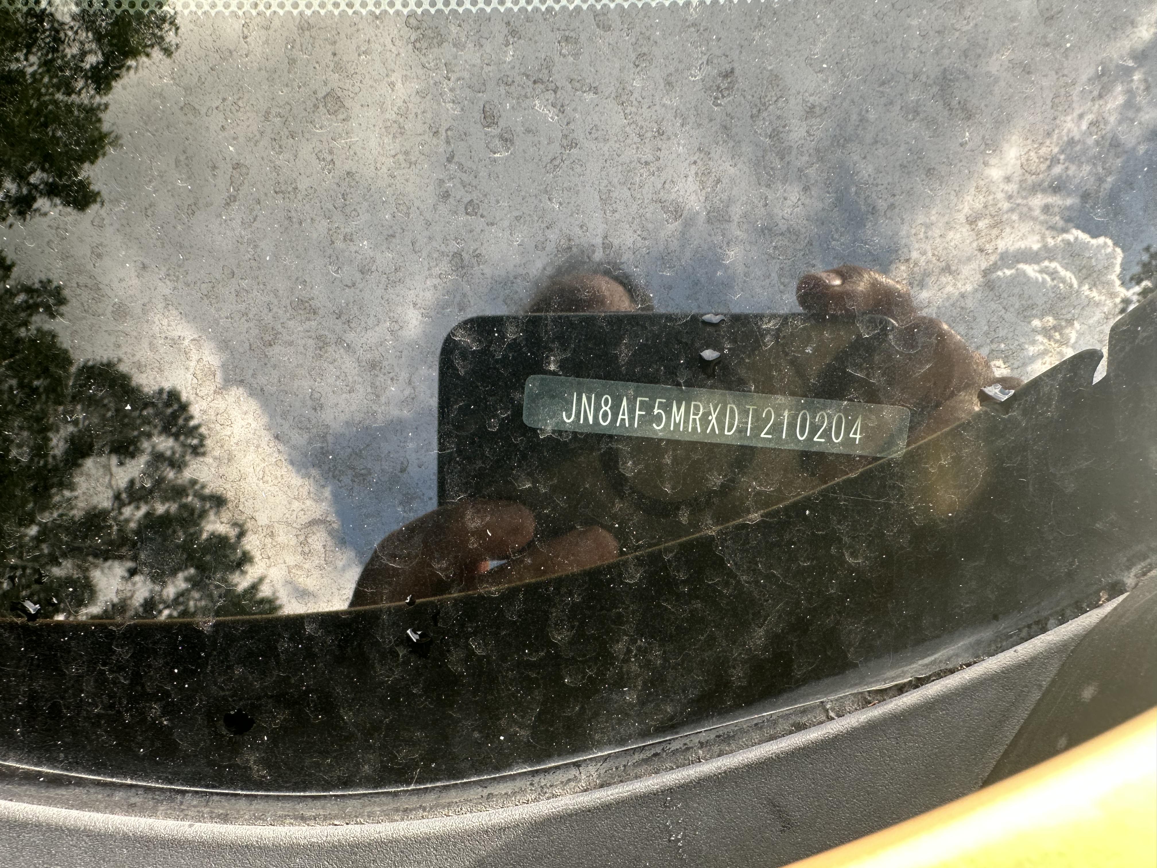 Used 2013 Nissan Juke SL w/ Chrome Pkg FWD image 4