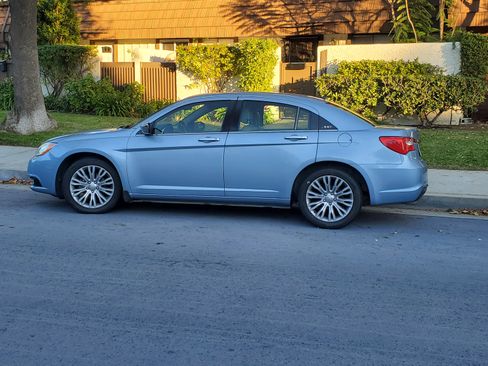 Used 2013 Chrysler 200 Limited w/ Sun/Sound Group image 5