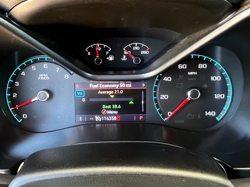 Used 2020 Chevrolet Colorado LT RWD image 17