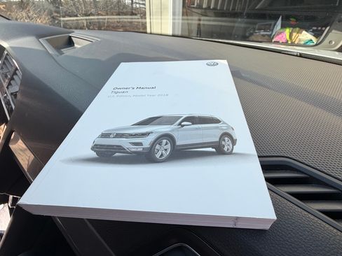 Used 2018 Volkswagen Tiguan SE image 18