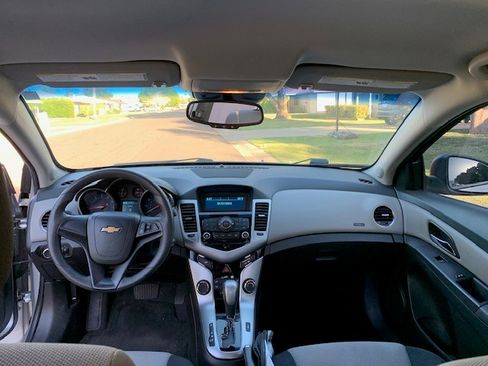 Used 2016 Chevrolet Cruze LS image 27