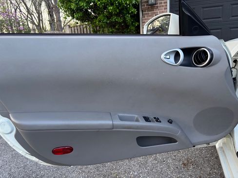 Used 2004 Nissan 350Z Touring image 19