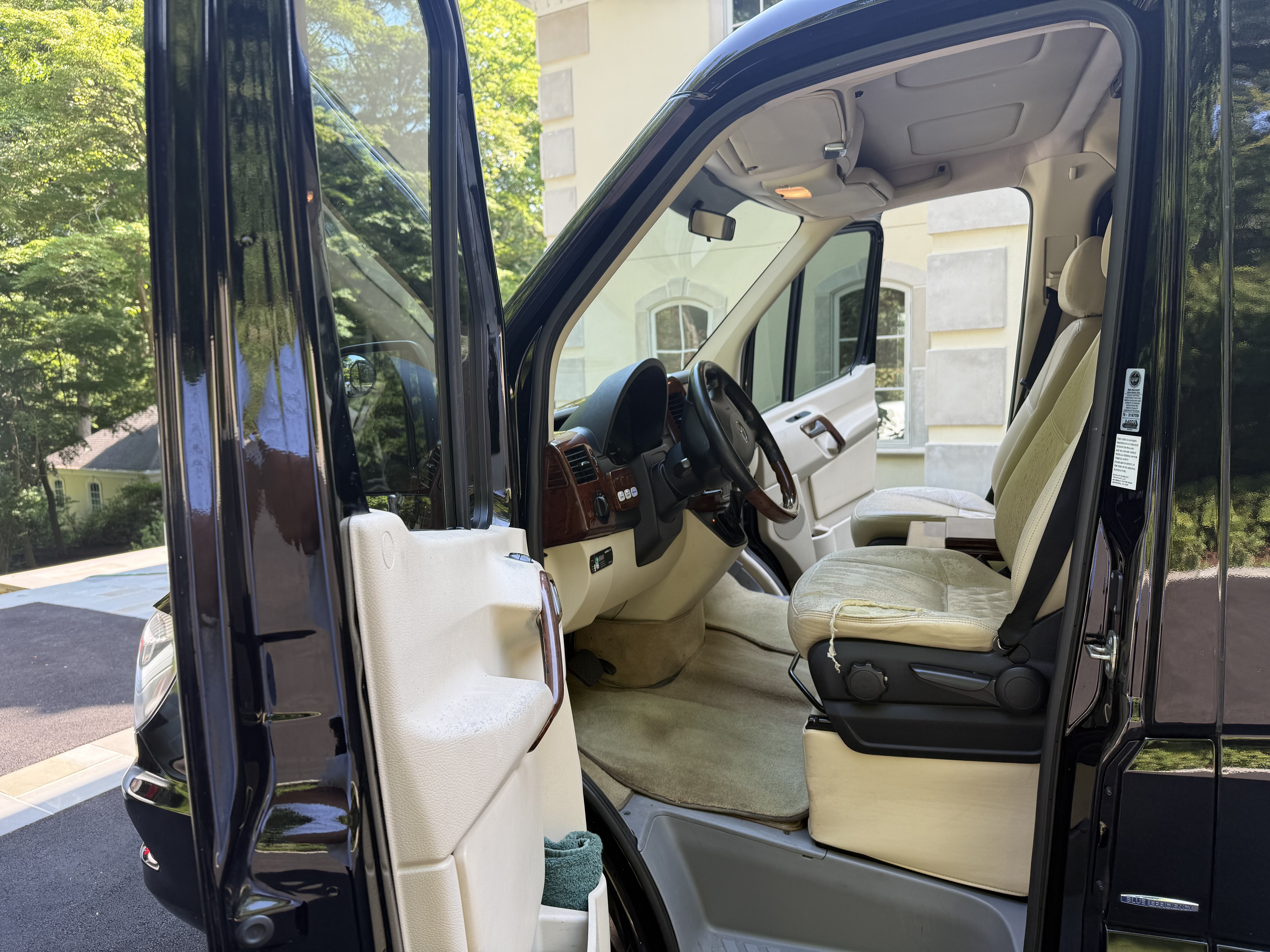 Used 2015 Mercedes-Benz Sprinter 2500 image 9