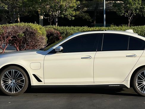 Used 2018 BMW 530e image 9