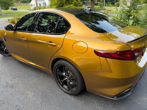 Used 2022 Alfa Romeo Giulia Quadrifoglio w/ Active Assist Plus Package RWD image 4