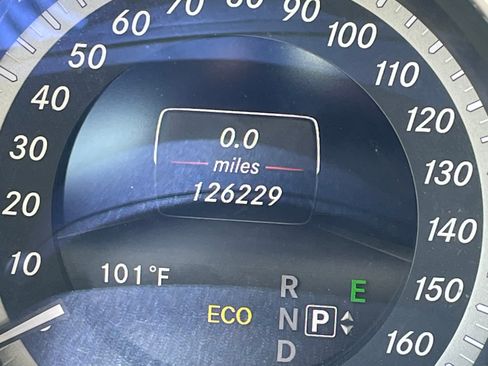 Used 2014 Mercedes-Benz E 350 4MATIC Sedan image 8