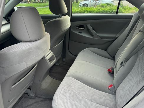 Used 2011 Toyota Camry FWD image 12