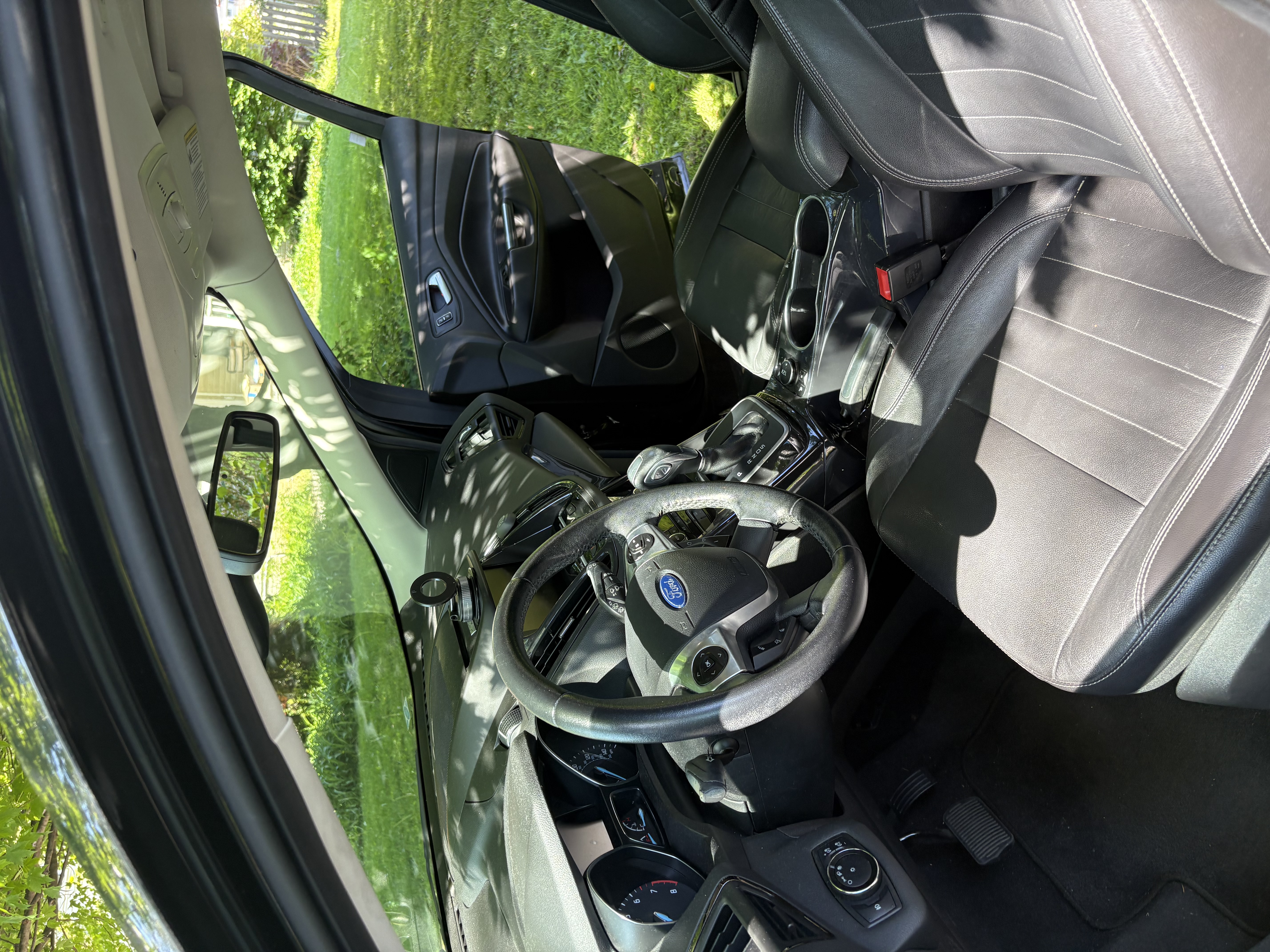 Used 2014 Ford Escape Titanium FWD image 8