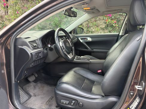 Used 2012 Lexus CT 200h Premium w/ Leather Pkg image 22