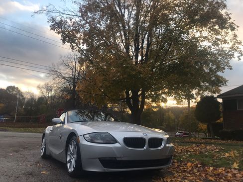 Used 2006 BMW Z4 3.0i RWD image 11