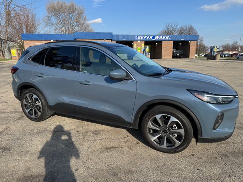 Used 2024 Ford Escape Platinum w/ Premium Technology Package image 13