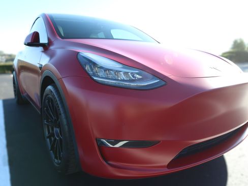 Used 2020 Tesla Model Y Performance image 2