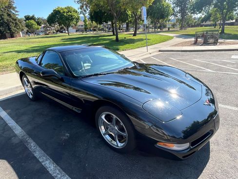 Used 2000 Chevrolet Corvette Coupe w/ Memory Pkg image 14