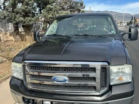 Used 2005 Ford F350 Lariat image 4