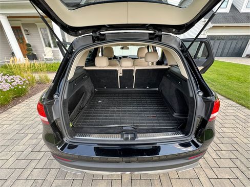 Used 2019 Mercedes-Benz GLC 300 4MATIC image 20