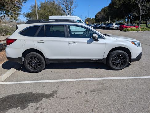 Used 2015 Subaru Outback 2.5i Limited image 12