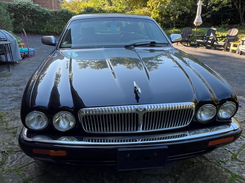 Used 1997 Jaguar XJ Vanden Plas image 1