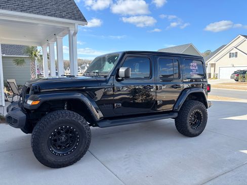 Used 2023 Jeep Wrangler Unlimited Sahara image 2