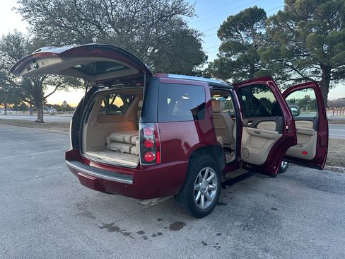 Used 2009 GMC Yukon Denali image 12
