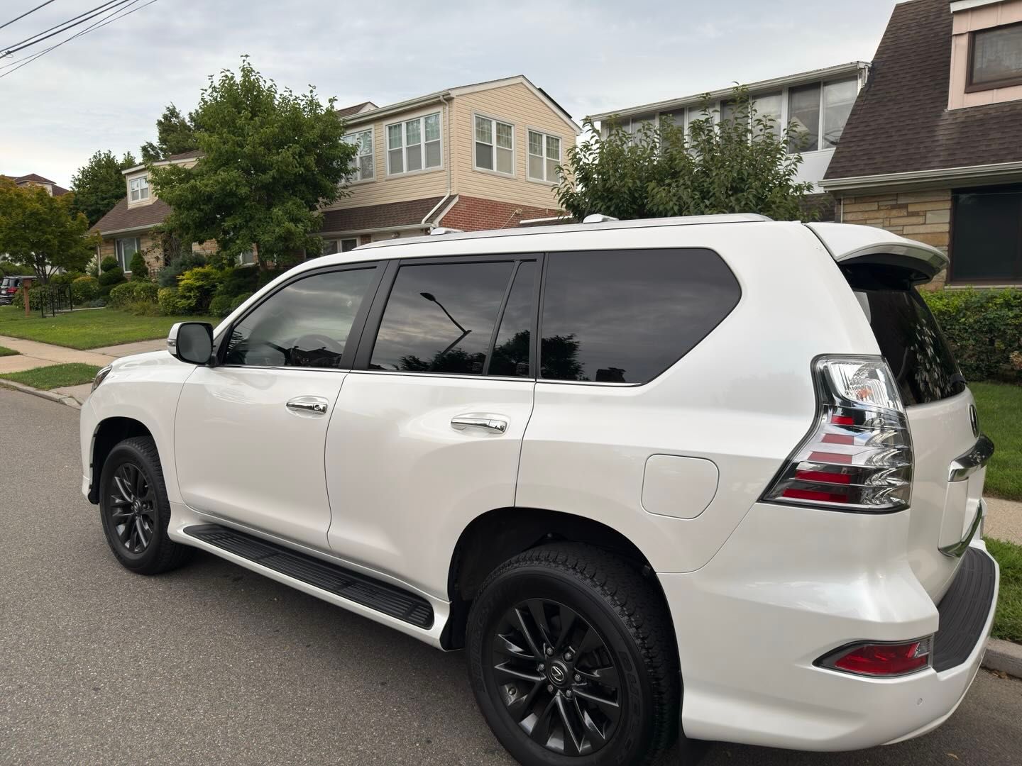 Used 2023 Lexus GX 460 Premium w/ Premium Plus Package AWD/4WD image 9