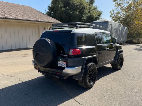 Used 2010 Toyota FJ Cruiser 4WD w/ Convenience Pkg image 5