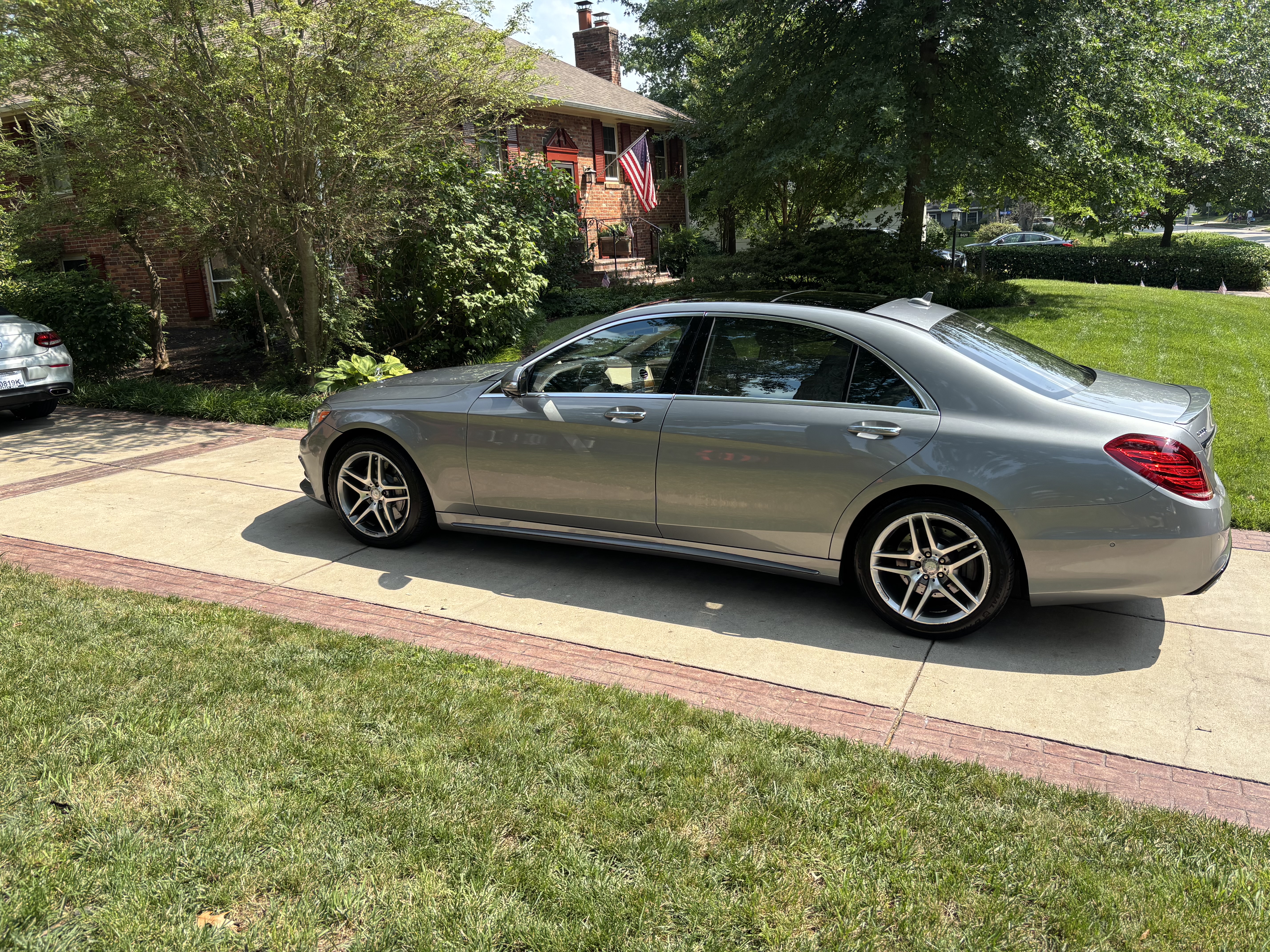 Used 2015 Mercedes-Benz S 550 4MATIC Sedan image 4