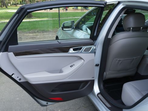 Used 2018 Genesis G80 3.8 w/ Option Group 02 image 23