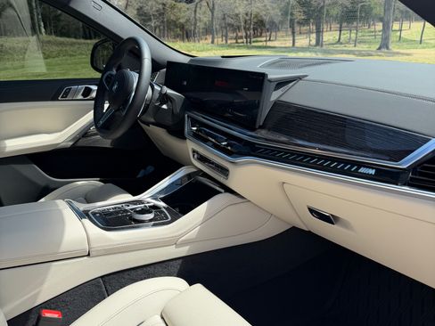 Used 2026 BMW X6 M60i image 10