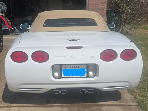 Used 2004 Chevrolet Corvette Convertible w/ Preferred Equipment Group image 8