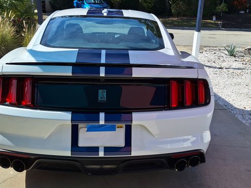 Used 2016 Ford Mustang Shelby GT350 w/ Technology Package image 4