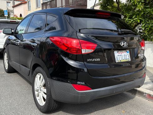 Used 2012 Hyundai Tucson Limited w/ Premium Pkg image 3
