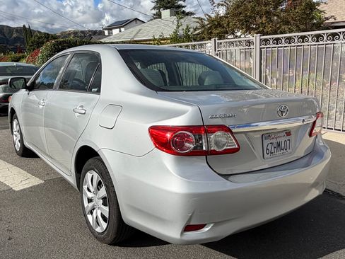 Used 2013 Toyota Corolla LE image 10