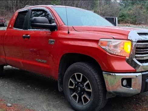 Used 2016 Toyota Tundra SR5 image 2