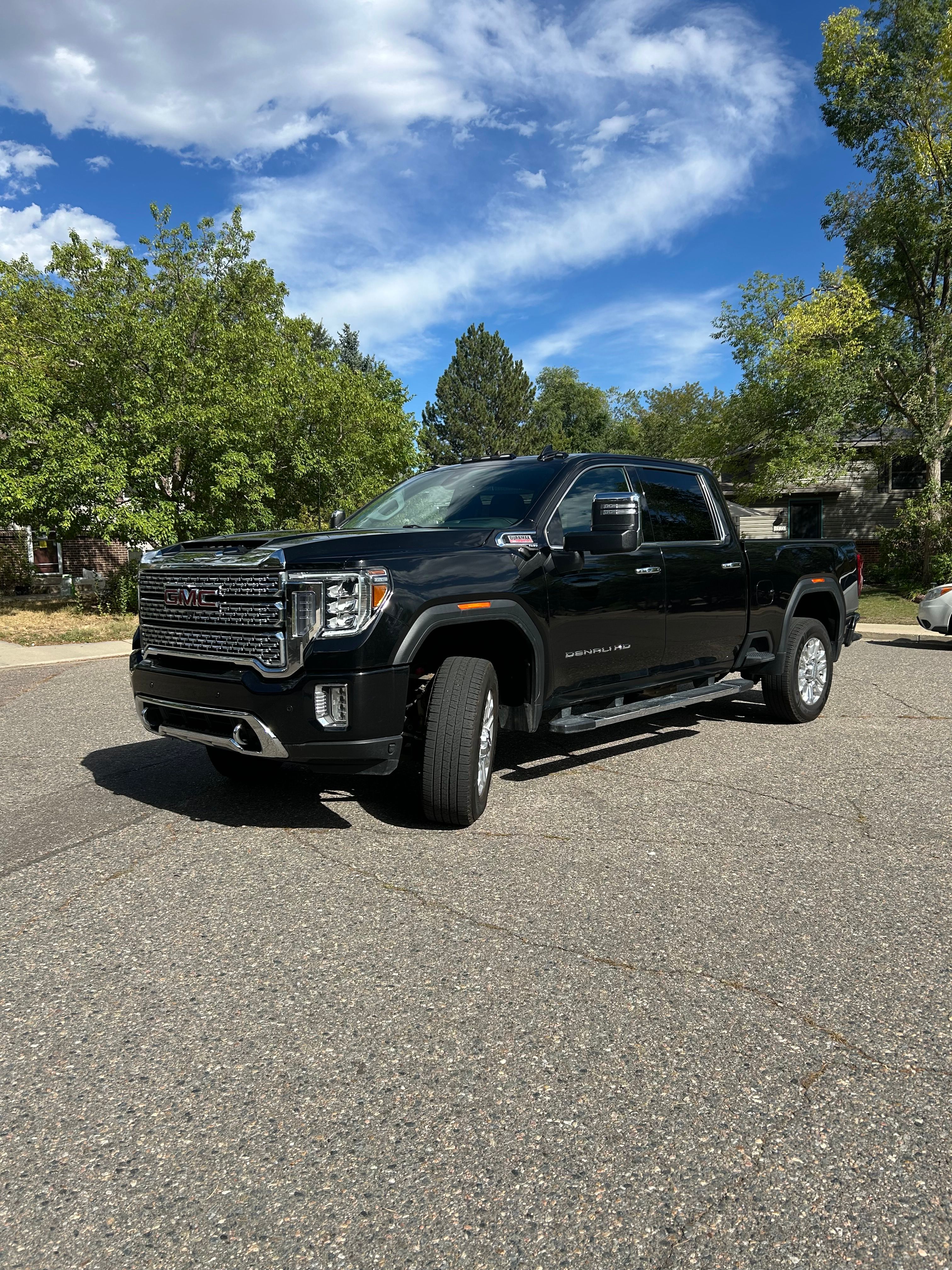 Used 2022 GMC Sierra 2500 Denali w/ Technology Package AWD/4WD image 1